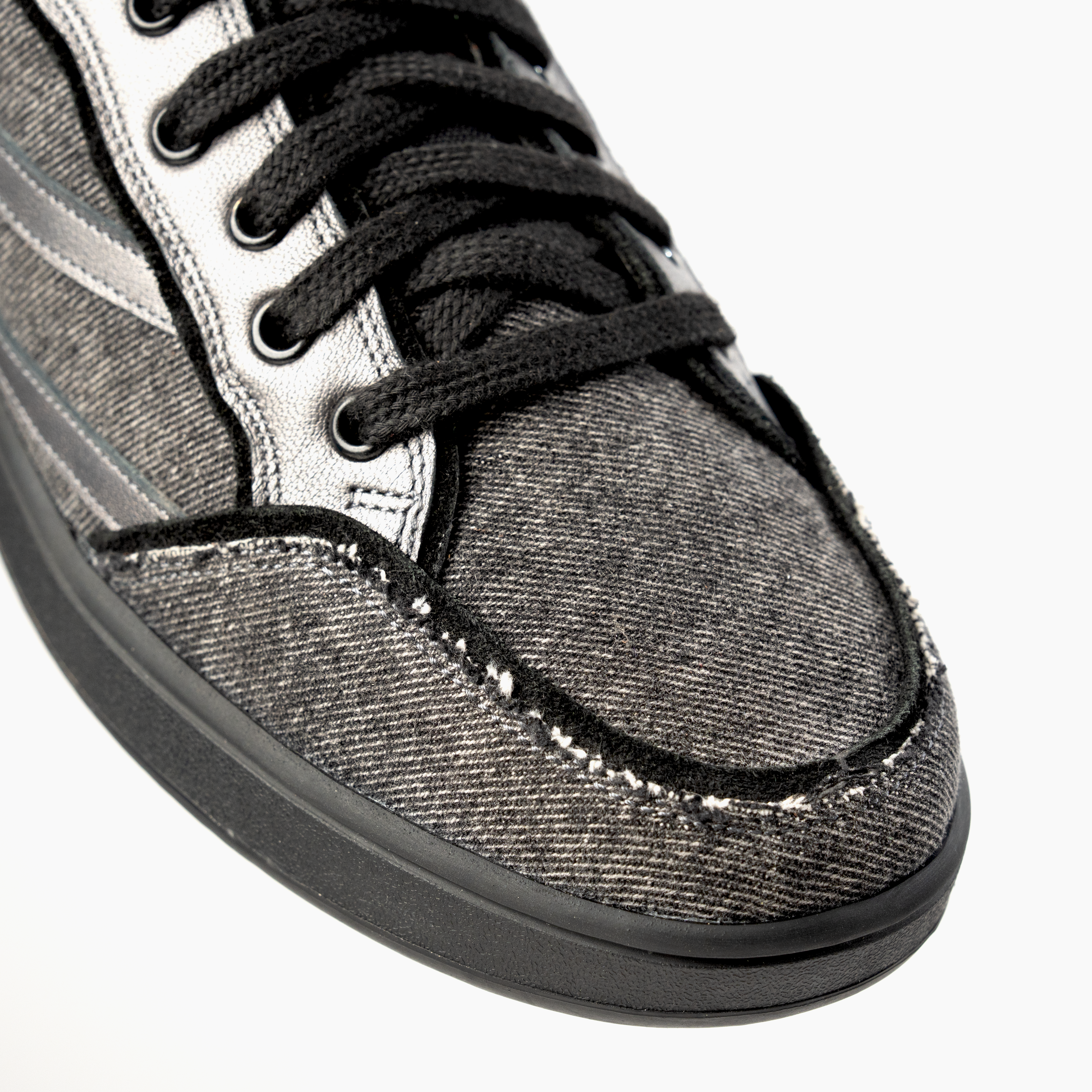 Gully Number 001 -  Baaz Chaaya Grey for women